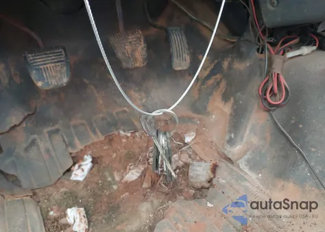 1987 Toyota Pickup Rn63 Std z USA, uszkodzony, nr VIN JT4RN63R7H0128494